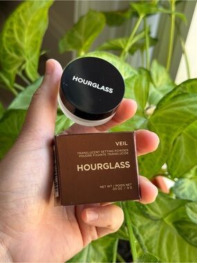 Hourglass Veil Translucent Setting Powder – Mini (Brand New)